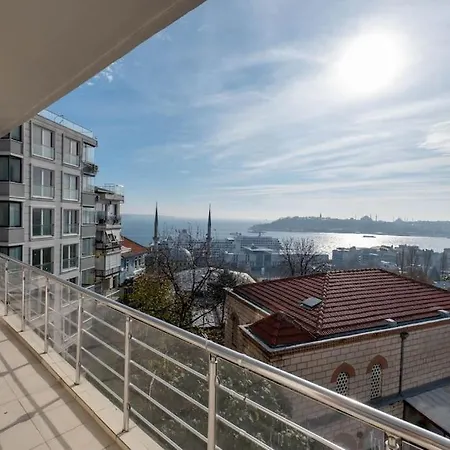 3-bedroom Spacious Flat With Seaview
