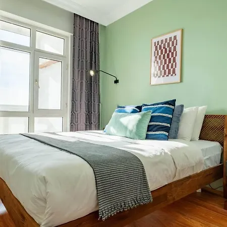 Apartment 3-bedroom Spacious Flat With Seaview Istanbul