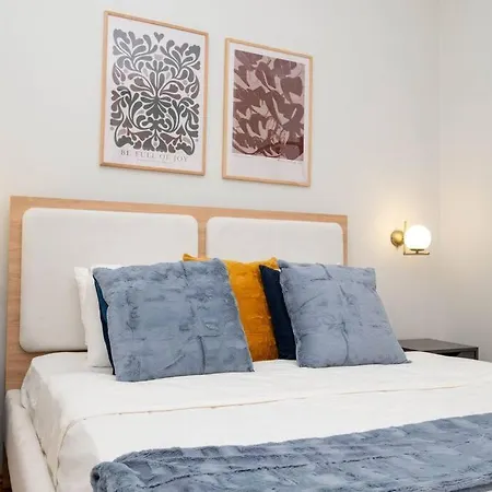 3-bedroom Spacious Flat With Seaview Lejlighed